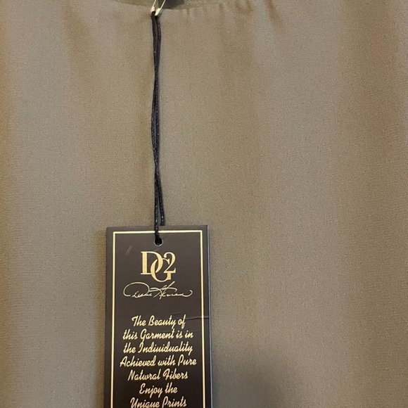 DG2 by Diane Gilman Accordion Pleated Layered Drama Tank MEDIUM (899) - Picture 5 of 6